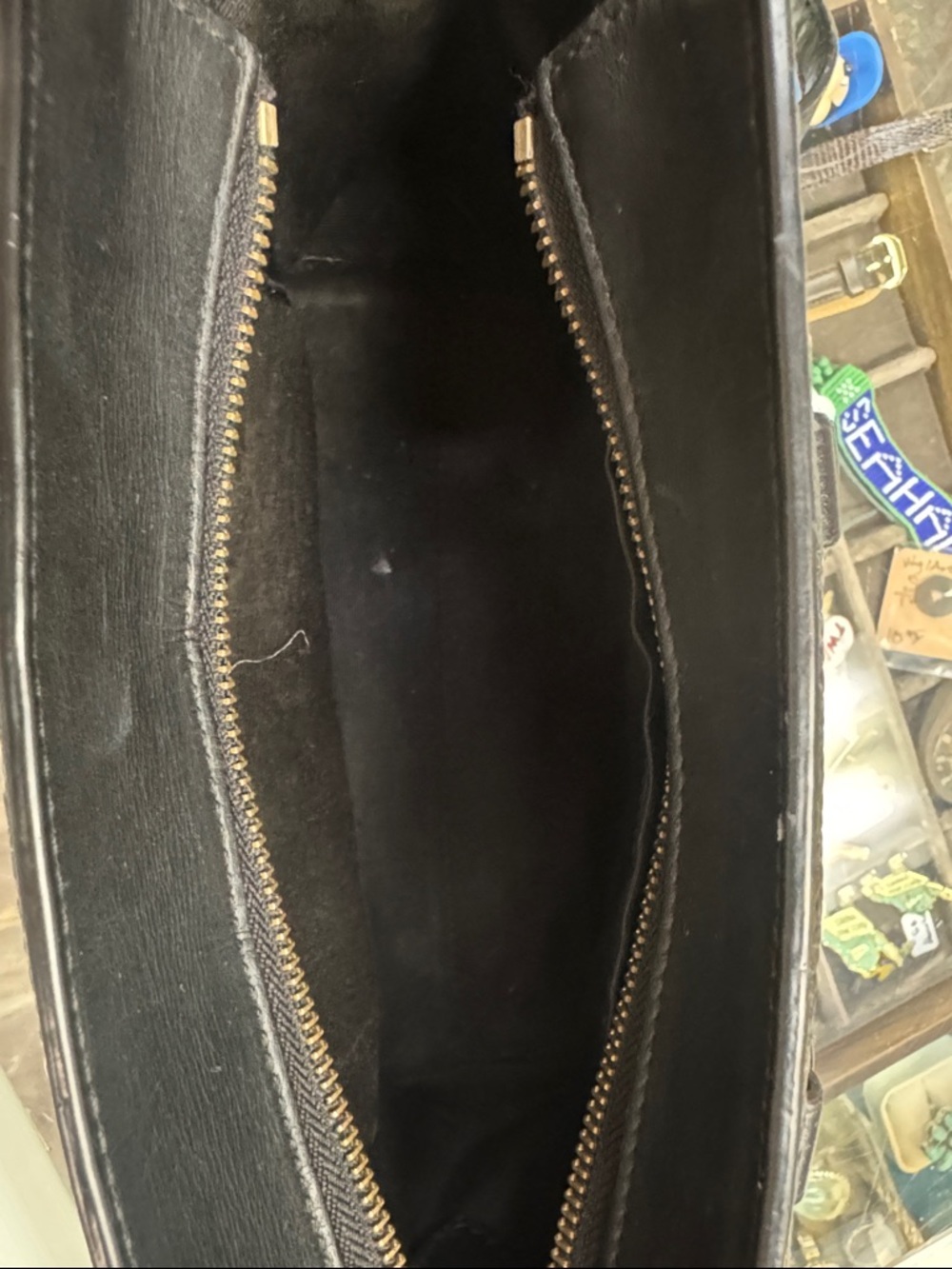 Coach Black Leather Handbag with Gold Logo Detail - Picture 4 of 9